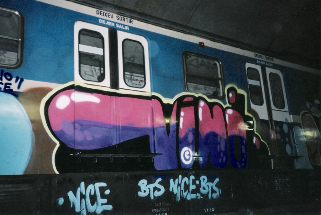 Vino. Metro antiguo Barcelona 2000