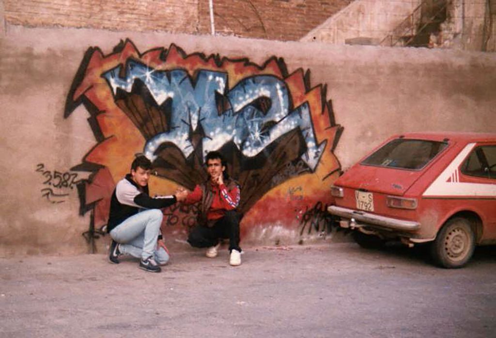 "M2" en la foto Koa y Kapi. 1987